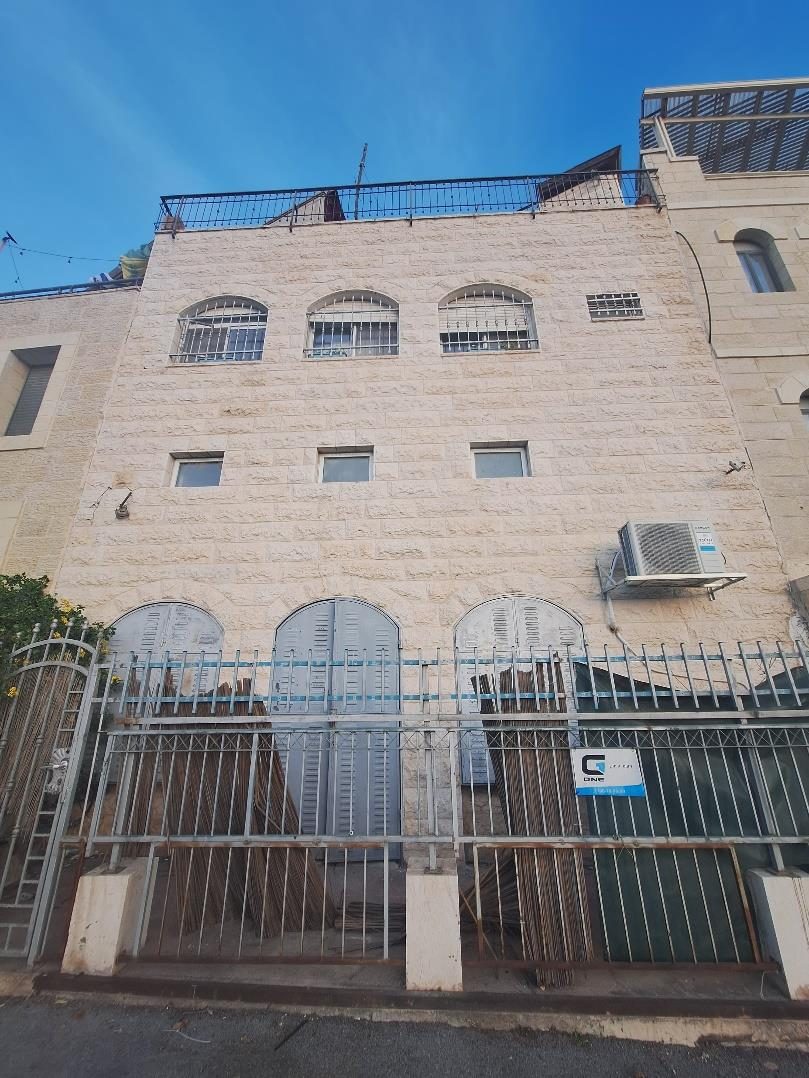Ben Tzvi 21 / Alma 10 income building